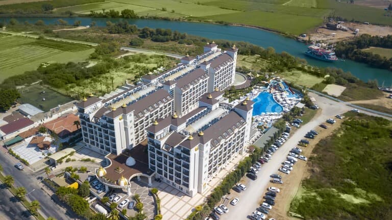 LRS Lake & River Side Hotel Spa