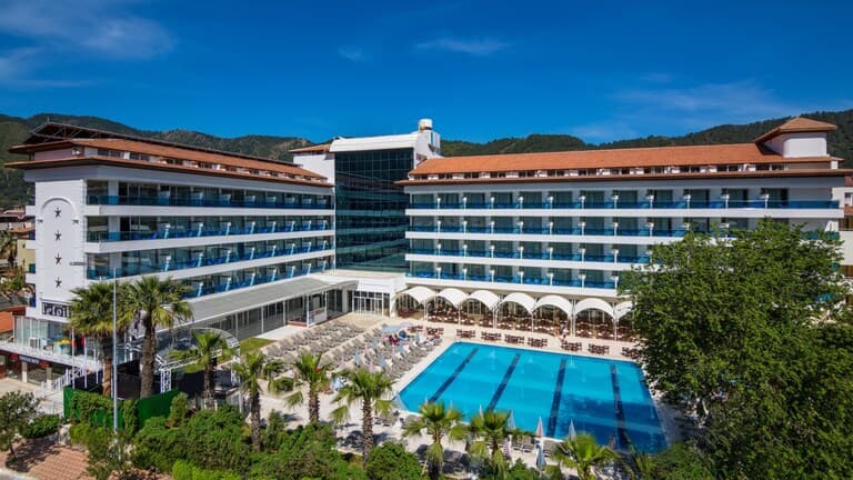 L' etoile Beach Hotel