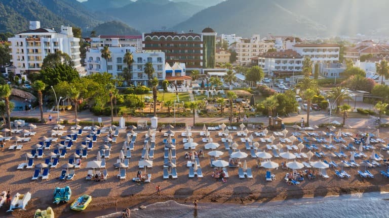 Casa Blanca Beach Hotel (16+)