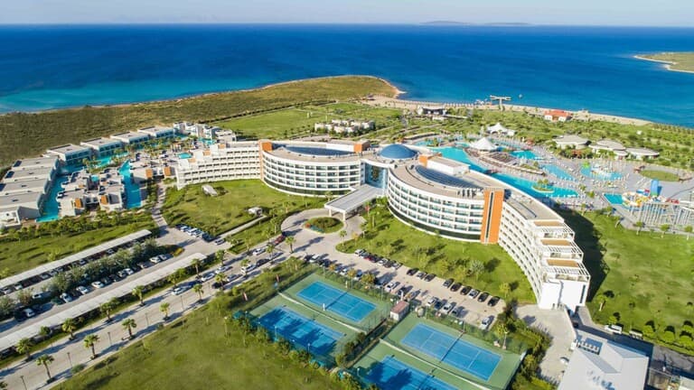 Aquasis Deluxe Resort & SPA