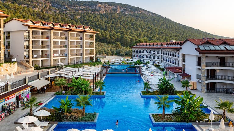 Ramada Resort Akbuk