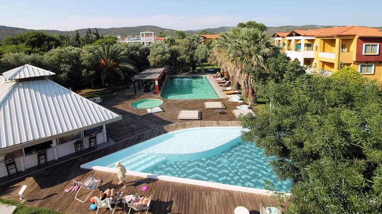 Despotiko Apartments and Suites